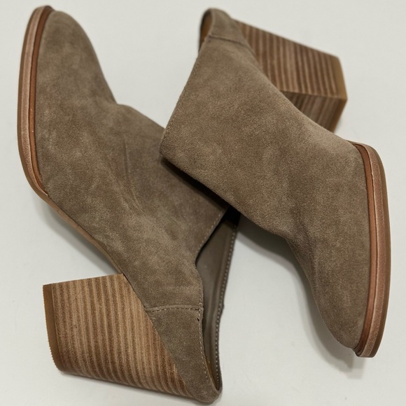 Steve Madden “MIILO” Taupe Suede Leather Mules NWOT/NWOB - Picture 6 of 9
